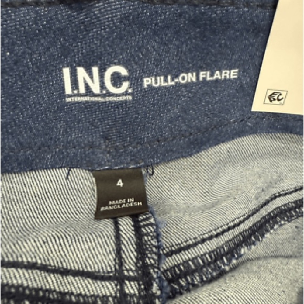 EUC INC DESIGN Gold Button Dark Blue Jeans Pull-On Flare Wide Leg ๐TRENDY! - Picture 9 of 16